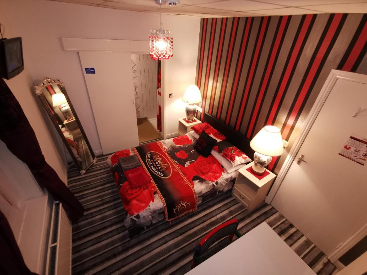בלקפול Bukhari Hotel מראה חיצוני תמונה