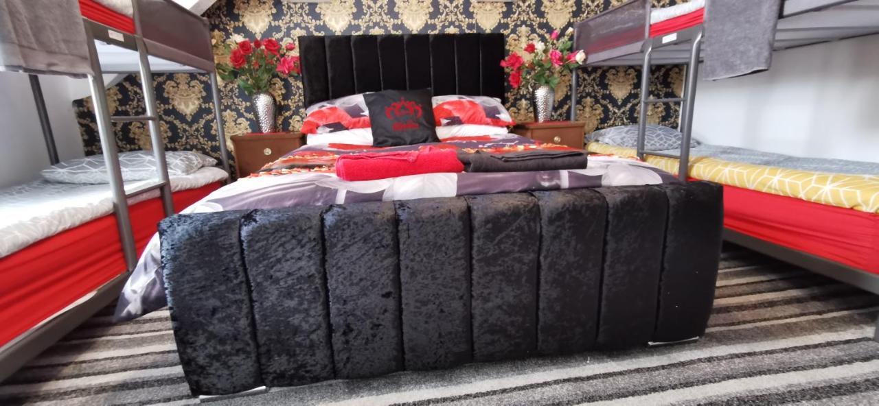 בלקפול Bukhari Hotel מראה חיצוני תמונה