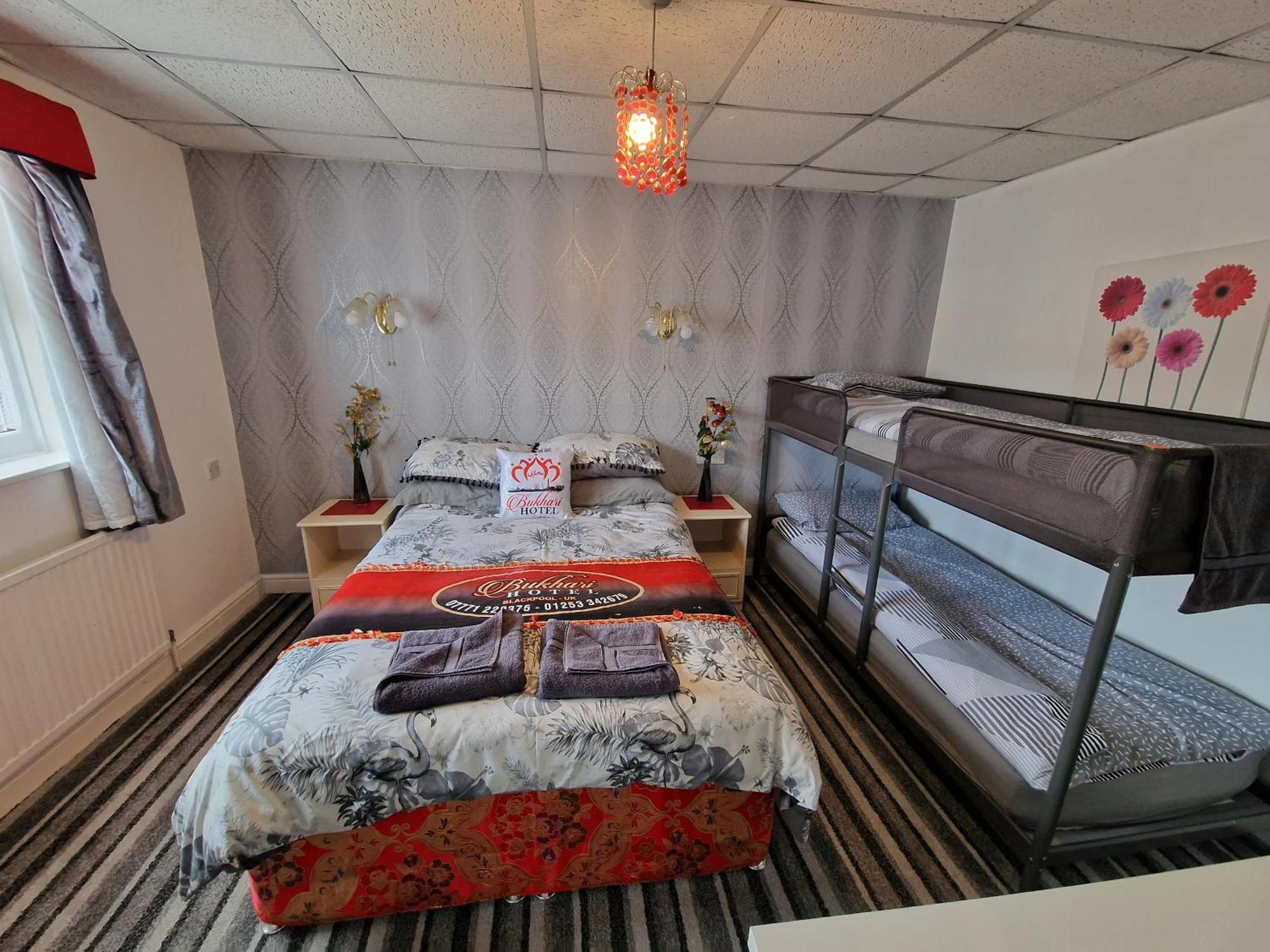 בלקפול Bukhari Hotel מראה חיצוני תמונה