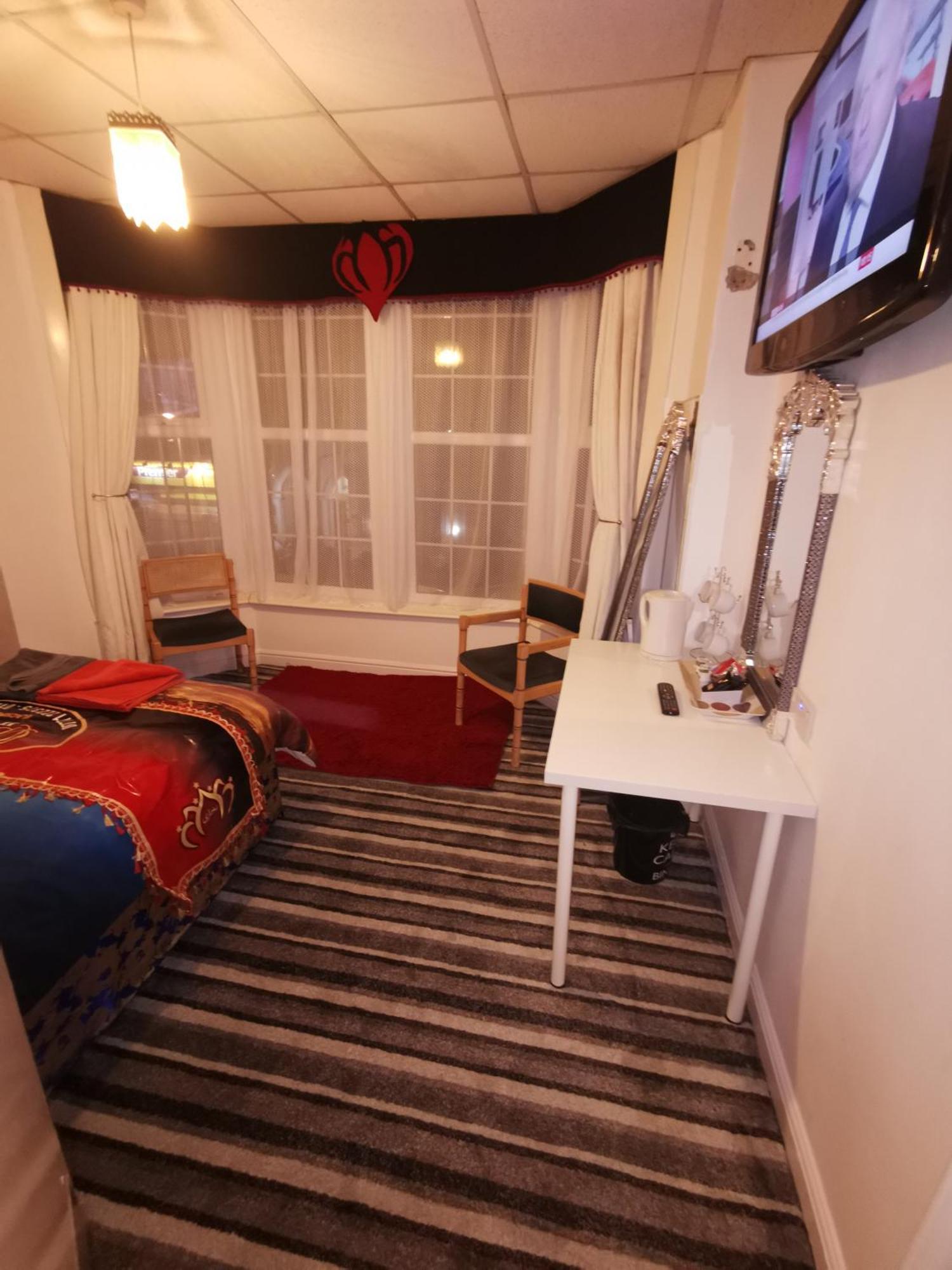 בלקפול Bukhari Hotel חדר תמונה