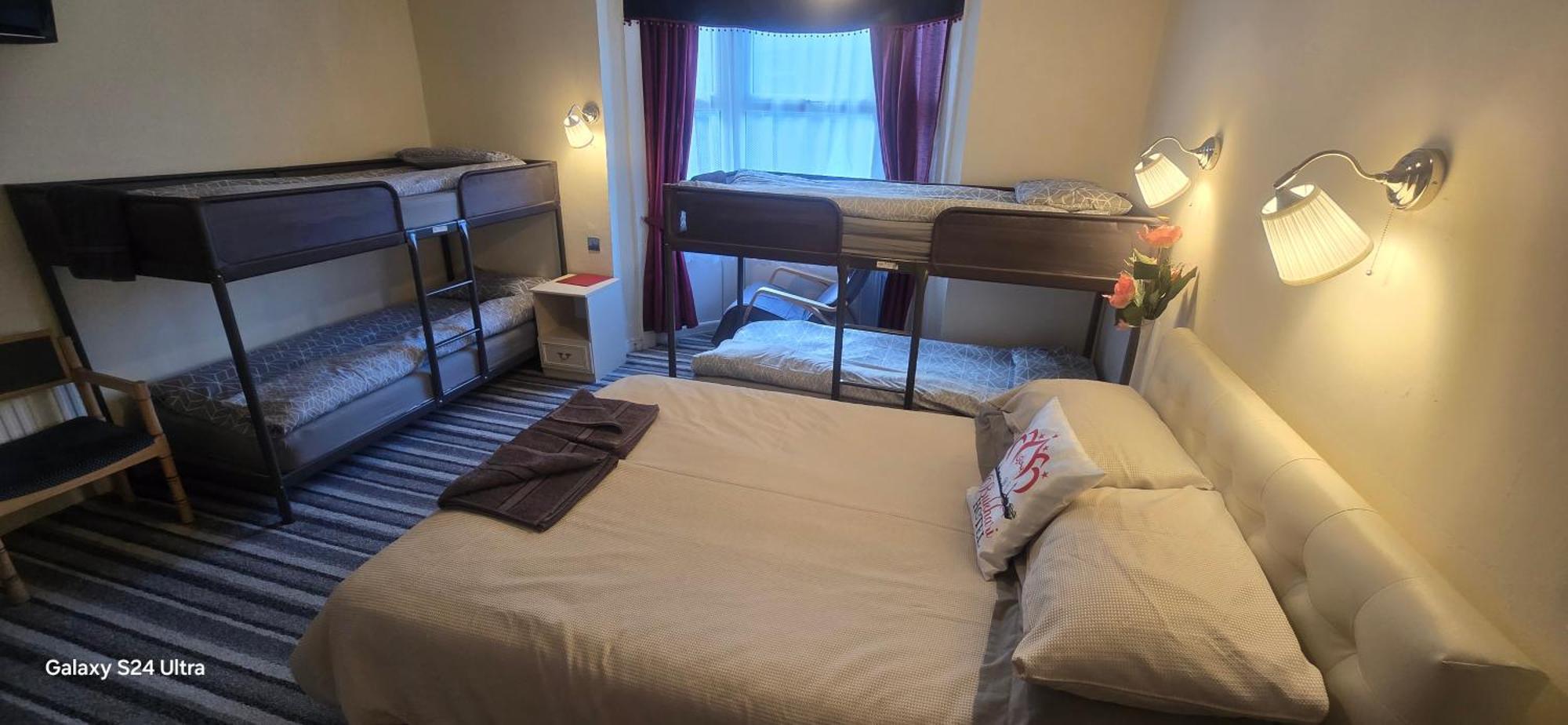 בלקפול Bukhari Hotel מראה חיצוני תמונה