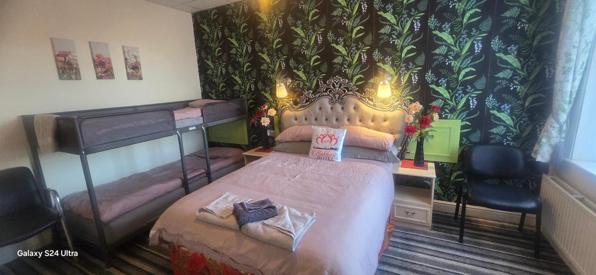בלקפול Bukhari Hotel מראה חיצוני תמונה
